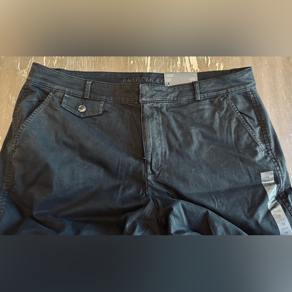 American Eagle stretch low-rise wide-leg khakis in black.Size 16. NWT - Picture 3 of 11